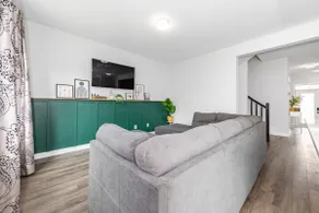The Green Bohemian: 3beds, 3mins to CanTire Centre - Image 2