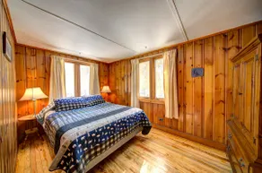 Lakefront Cabin - Image 4