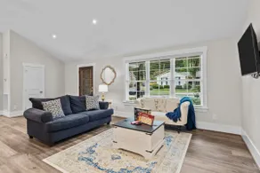 Stunning Home, Conveniently Located in Raleigh. - Image 3