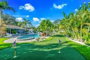 Pool, mini golf, pickleball, sport court, hot tub - Image 4