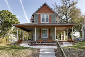 The Carol Anne-Charming 2bd/2ba Victorian near DT! - Image 2