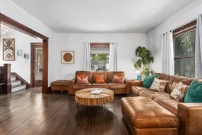 Spacious Home_ 5BR|KingBeds|FencedYard_Olathe - Image 2