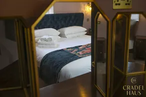 Luxury 2-Bed Apt | Pet & Family Friendly, Parking - Image 2