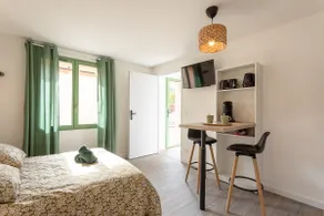 Simple and practical studio, renovated 2023, air conditioning - Image 3