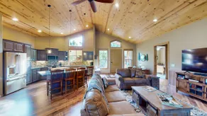 Pristine Torreon Cabin, Sleeps 6 - Image 3