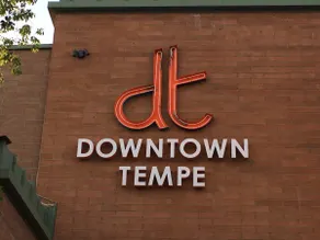 Walk to downtown Tempe,  Town Lake / ASU, close drive to downtown Scottsdale - Image 2