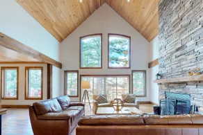 Big Muskoka Waterfront Cottage 5 Bedrooms/Sauna - Image 2