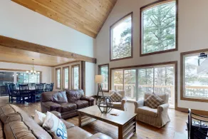 Big Muskoka Waterfront Cottage 5 Bedrooms/Sauna - Image 3