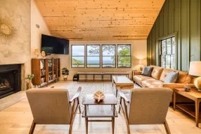 Mid-Modern Cabin in Big Canoe w/ Stunning Views! - Image 5