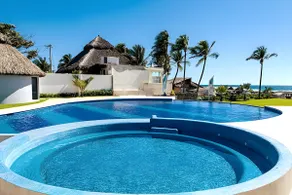 diamond, private beach club, 8-person paddle tennis courts - Image 3