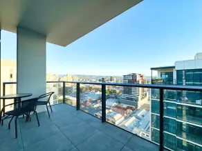 High-Rise Heaven - 2BR with Pool, Gym, Steam&Sauna - Image 4