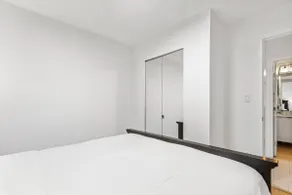 Pristine 3 Beds 2 Washroom Walkout Guest Suite - Image 5