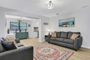 ~Roomy 5/2 in Orange Park - Image 2