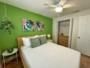 NEW*Gorgeous Sunshine-Up 6 Guests-Private Backyard - Image 5