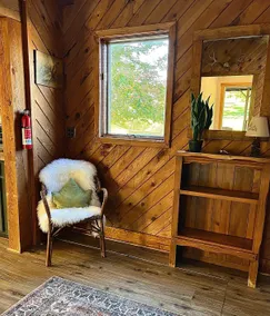 Pet Friendly Cozy Cabin Close to Everything - Image 5