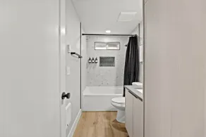 Light & Perfect NW Stay with Modern Amenities - Image 4