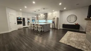 Emerald City Elegance: 5 bd 3 b open common area - Image 4