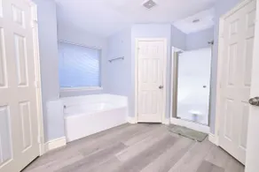 Stunning, Spacious, King beds, Free Wi-Fi, coffee - Image 5