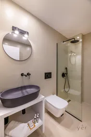 Large 2Bed 2Bath Flat w/Dining Space &Free Parking - Image 5