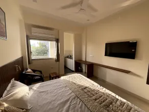 Downtown studio apartment - Image 2