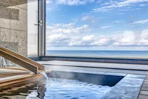 Ocean view/outdoor hot spring with flowing water/7-minute walk to Shirahama Beach - Image 5