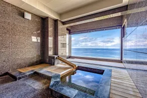 Ocean view/outdoor hot spring with flowing water/7-minute walk to Shirahama Beach - Image 2