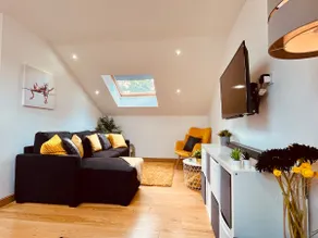 Exclusive Detached Retreat+Games Room M1J35 1.5m - Image 2