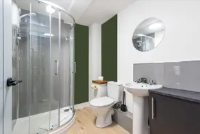 Newark Apartments: Ideal for Contractors with Parking - Image 4