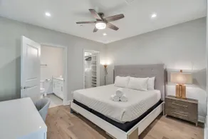 Apt on St Charles Ave | Streetcars, Parking, Pool! - Image 4