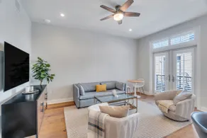 Apt on St Charles Ave | Streetcars, Parking, Pool! - Image 2