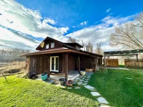 Cozy cabin with secluded Gallatin River access - Image 2