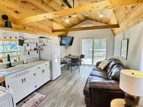 Mr. Painter's Cabin - Image 4