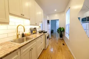 Modern 2bedroom Condo Great Location Coffee Wifi - Image 4