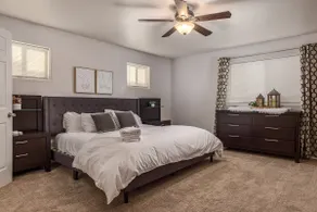 Cozy Townhouse Close To Airport - Image 5