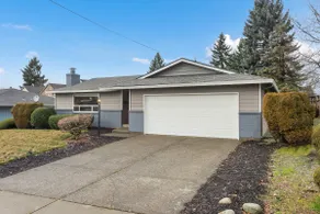 Newly Remodeled 3 BR/2 Bath Home - Image 2