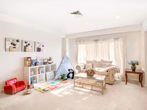 Modern 5BR Home w/ Private Cinema Near Sunnybank - Image 2