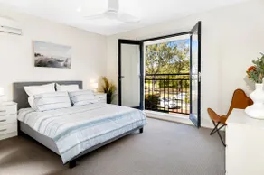2 Story luxury beach house - Image 5