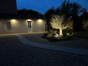 The townhouse with a hot tub - Image 2