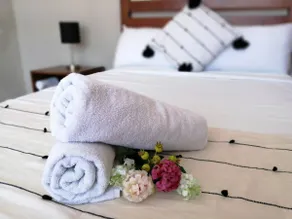 VIP accommodation with a pool - Image 4