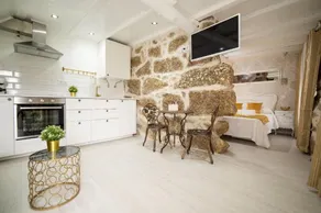 Golden House - Image 5