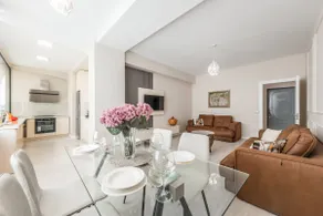 Luxury Block District Apartment - Image 2