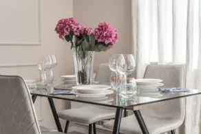 Luxury Block District Apartment - Image 4