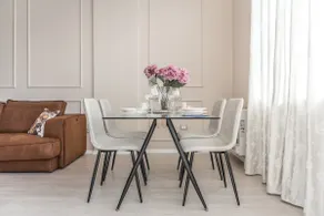 Luxury Block District Apartment - Image 3
