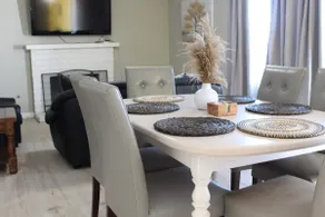 Cozy home near hospital & 101 Remodeled Bathrooms! - Image 4