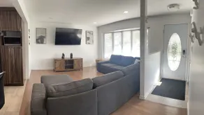 Cozy, spacious and modern home private main floor - Image 3