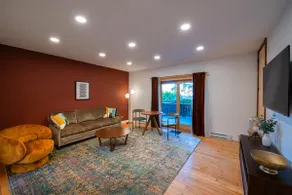 Three Bedroom Suite - Townhouse Lodge - Image 3
