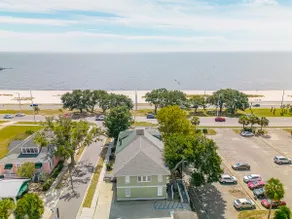 Beautiful Beach House sleeps 12 - Image 5