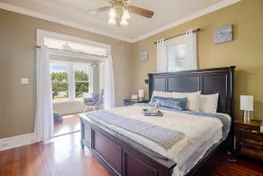 Beautiful Beach House sleeps 12 - Image 4