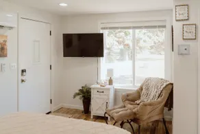 Noelle's Nest, convenient to I80 and restaurants! - Image 4