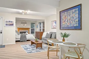 Vibrant+Private Apartment Suite, Heart of Leesburg - Image 3
